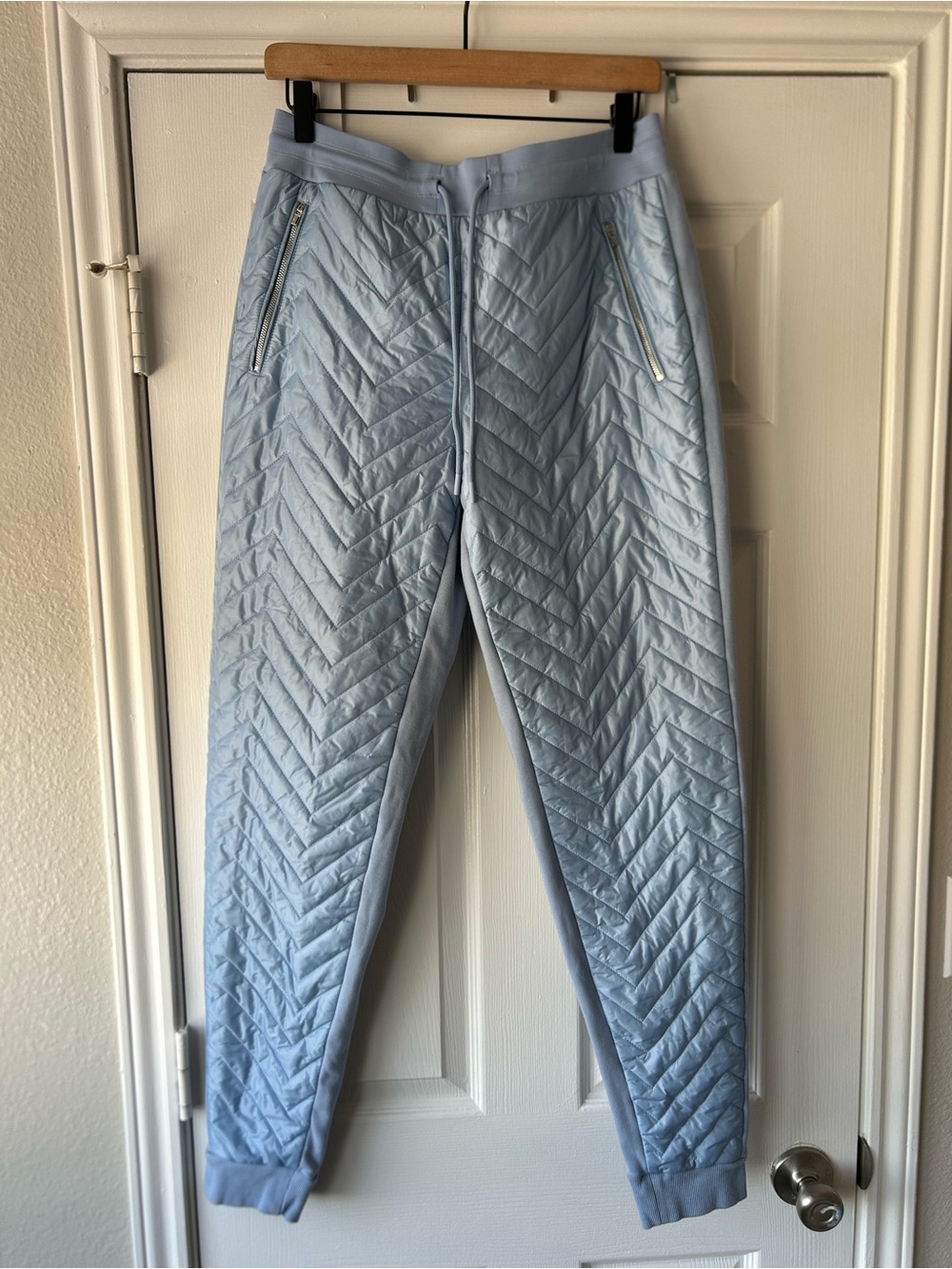 Athleta Après Ski Down Light Blue Jogger Pants 8 TALL